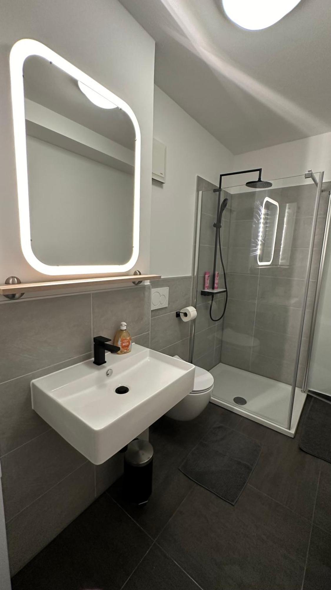Traumhafte Wohnung Mitten In Charlottenburg เบอร์ลิน ภายนอก รูปภาพ