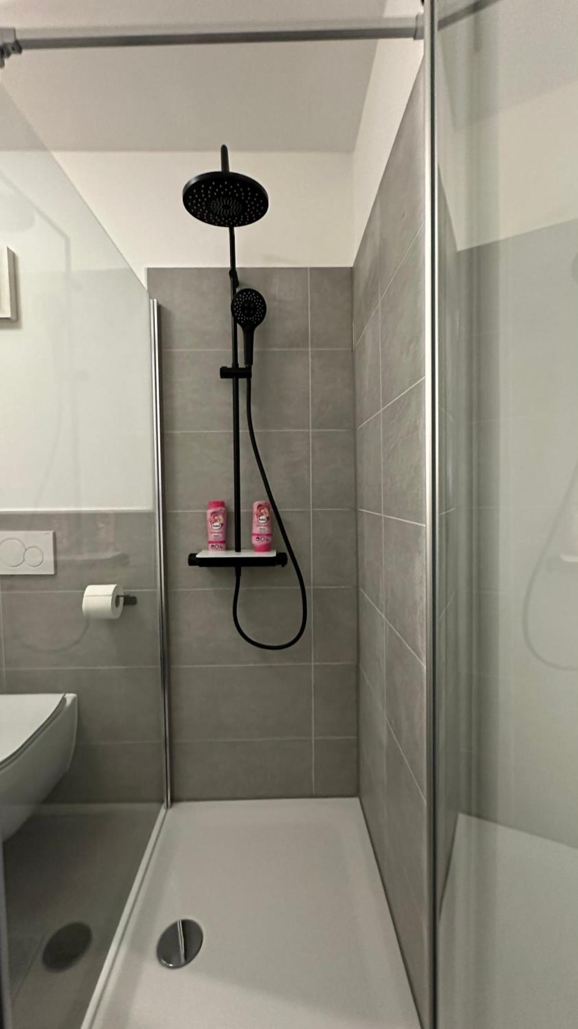 Traumhafte Wohnung Mitten In Charlottenburg เบอร์ลิน ภายนอก รูปภาพ