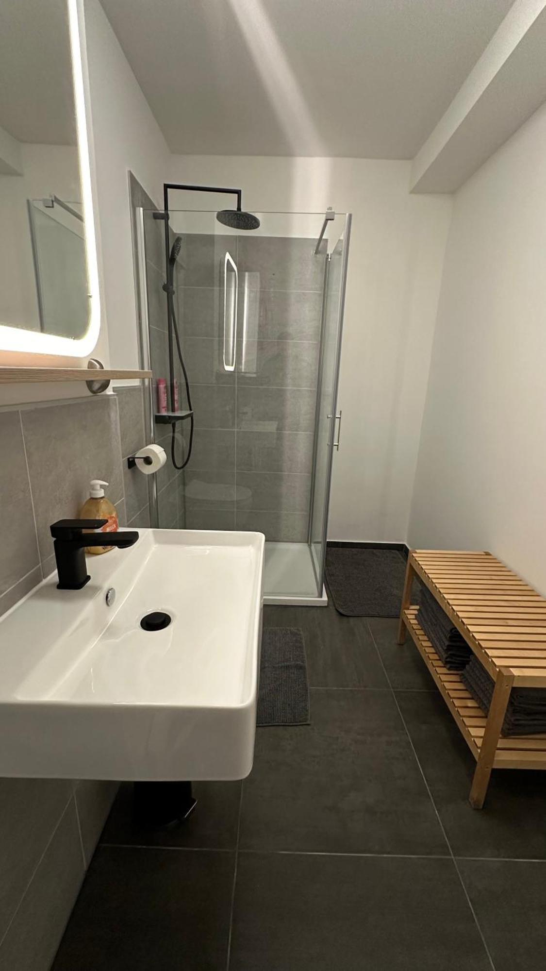 Traumhafte Wohnung Mitten In Charlottenburg เบอร์ลิน ภายนอก รูปภาพ